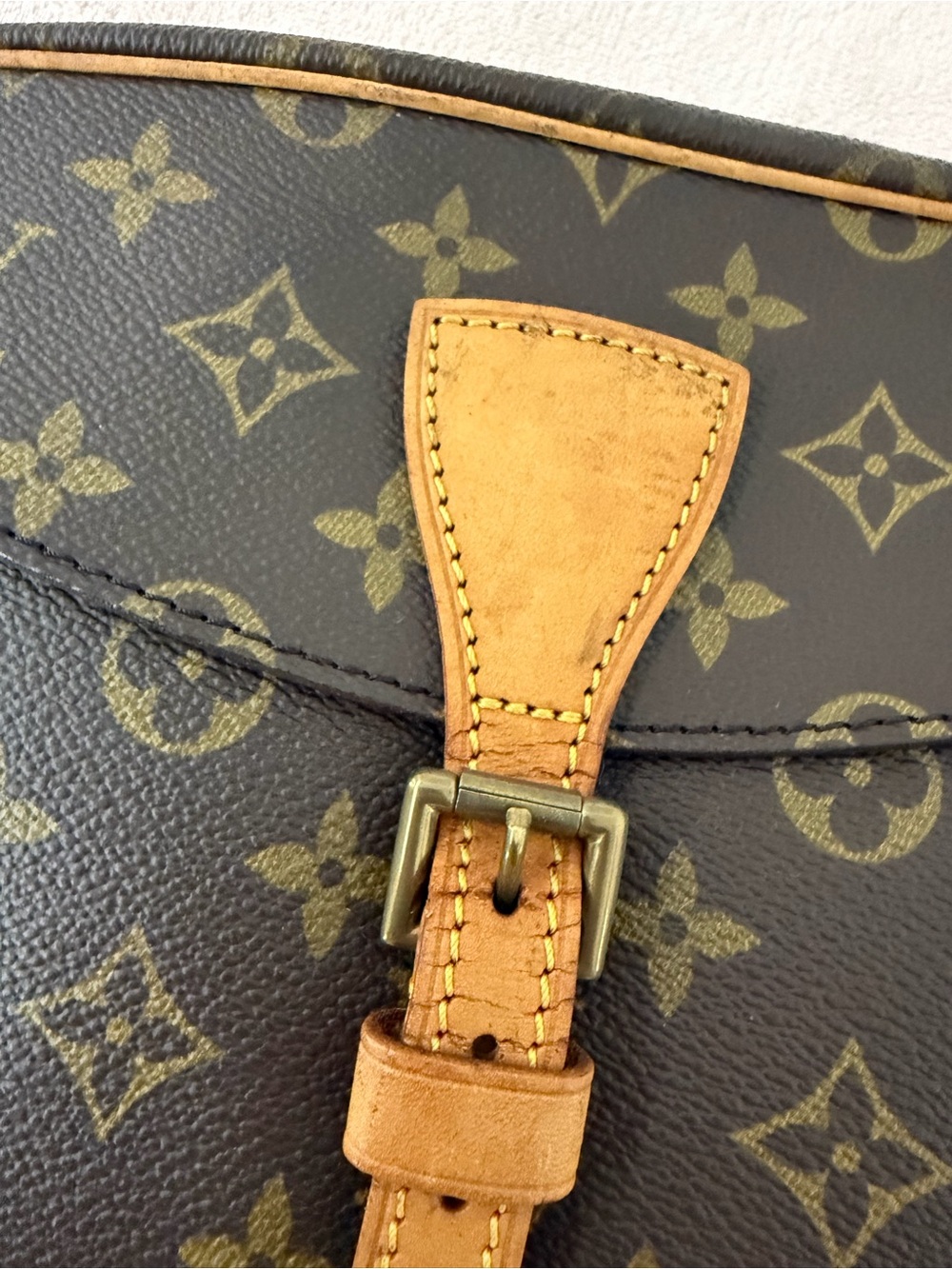 Louis Vuitton Monogram Crossbody in Brown with Tan Trim - Picture 3 of 11